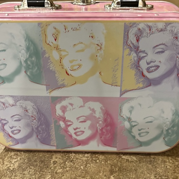 Marilyn Monroe lunch or carry case - Picture 4 of 9